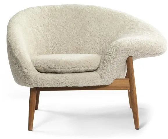 Warm Nordic Fried Egg Right Armchair Sheepskin Moonlight